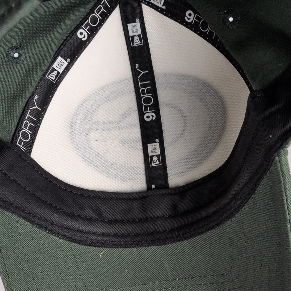 New Era Green Bay Packers Women Adjustable Cap Green/White Sequin Logo - Picture 4 of 10